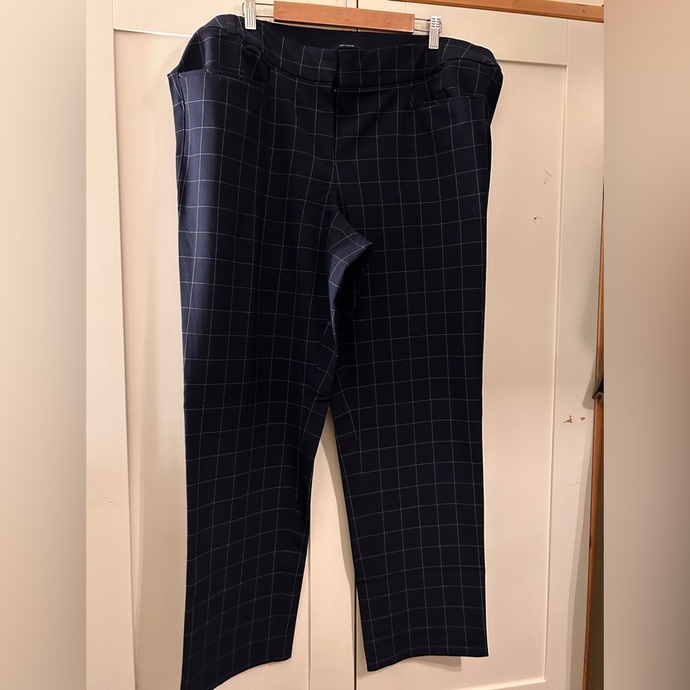 Lane Bryant, navy, windowpane, “Sophie” trouser pants. 20R great condition.